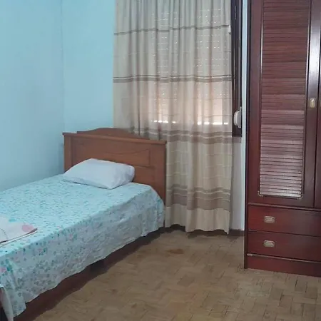 Séjour chez l'habitant For 1 Person Near Airport Private Tourist *