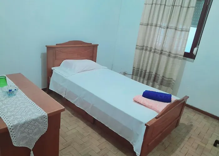 For 1 Person Near Airport Private Quarto em Acomodações Particulares