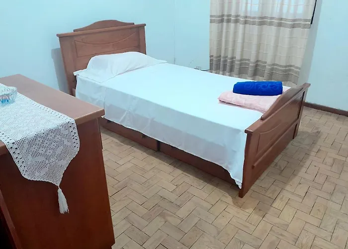 For 1 Person Near Airport Private Accommodatie bij particulieren Lissabon